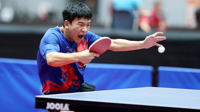 持女足的发 持女足的发